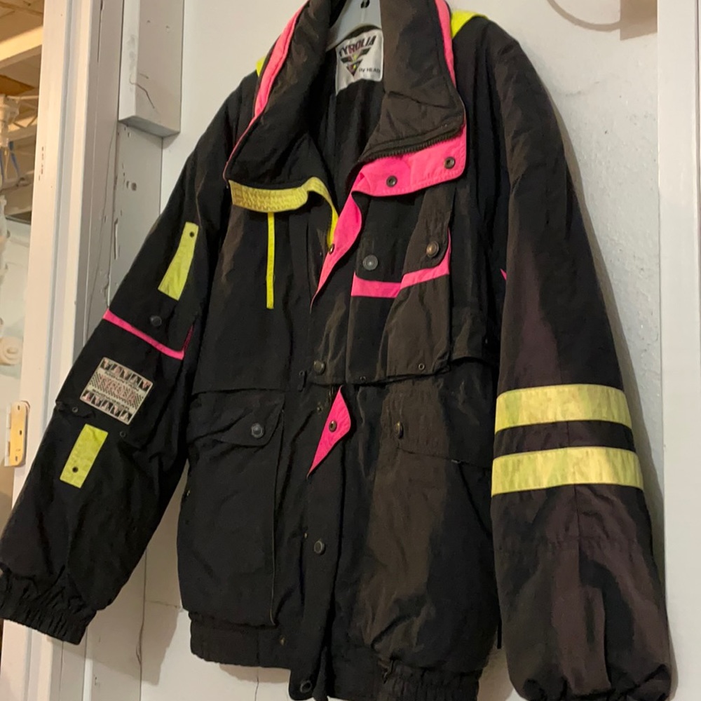 tyrolia coat